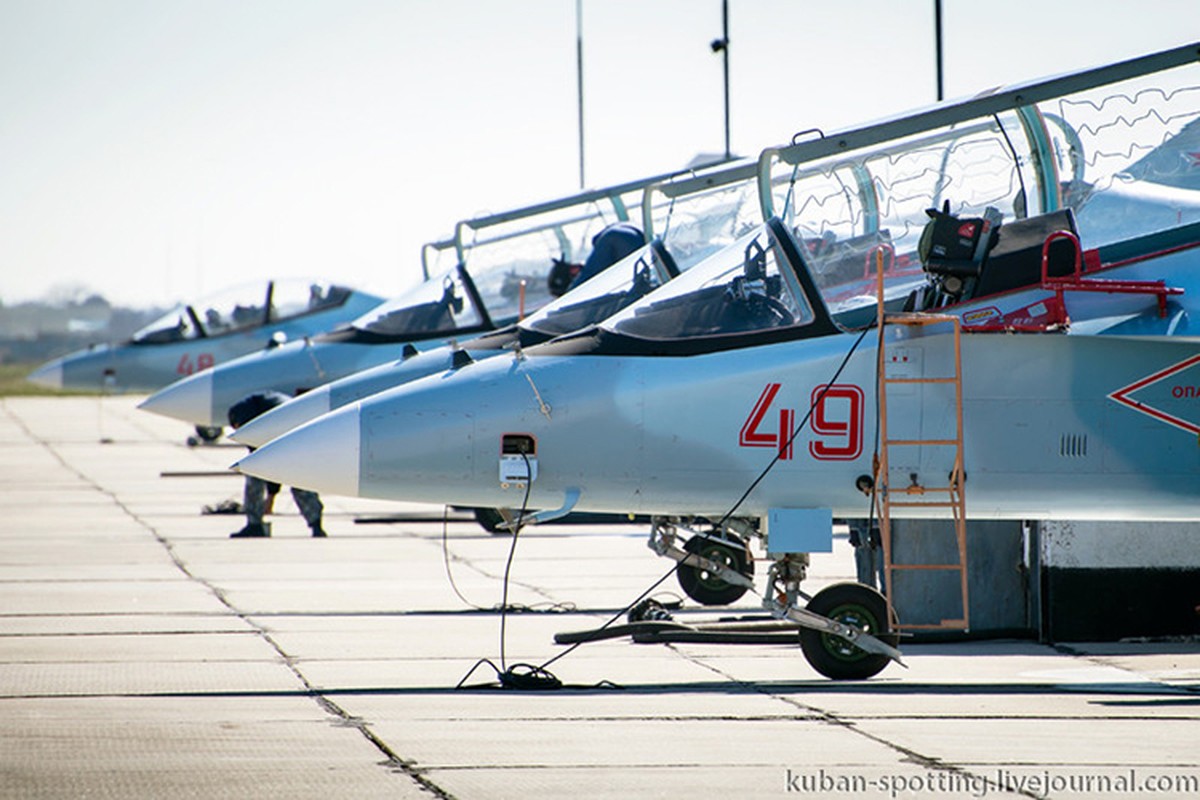 Khong quan Myanmar nhan tiep bo doi Yak-130 tu Nga-Hinh-9